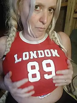 Bouncy-Bella28X online show from 09-16-25, 02:18