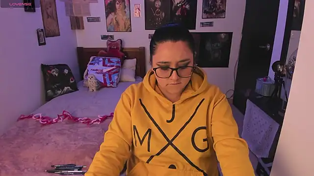 Cherry blush  online show from 02-09-26, 05:11