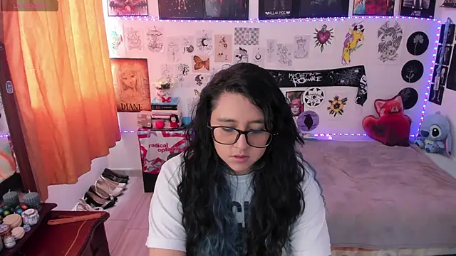 Cherry blush  online show from 05-27-26, 08:16