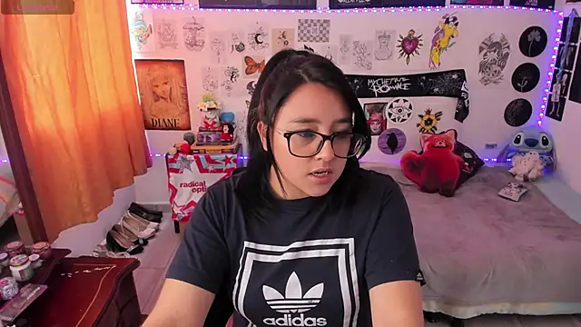 Cherry blush  online show from 03-25-26, 08:52