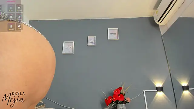 keyla mejia online show from 10-21-25, 12:15