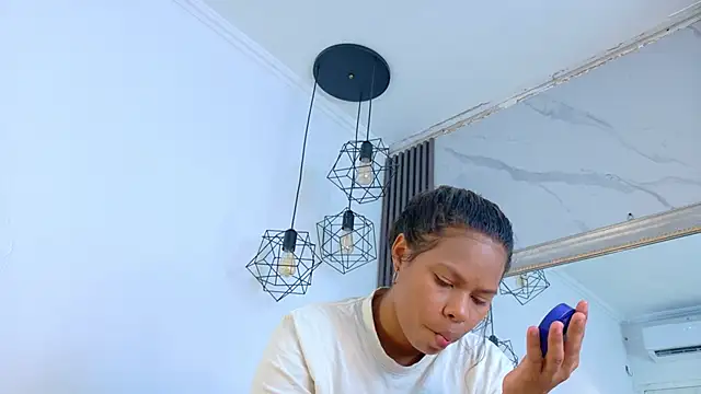 Snapshot of keyla_mejia chatting on 06-19-26, 12:22 keyla mejia online show from 06-19-26, 12:22