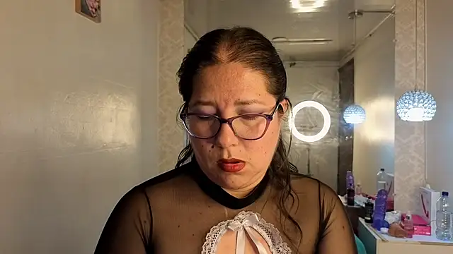 Snapshot of scarlett_widow_ chatting on 07-20-26, 03:25 scarlett widow online show from 07-20-26, 03:25
