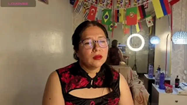 Snapshot of scarlett_widow_ chatting on 07-18-26, 03:26 scarlett widow online show from 07-18-26, 03:26
