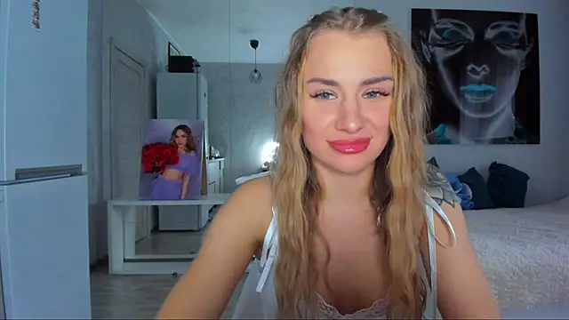 Snapshot of MashaFromRussia__ chatting on 10-14-25, 10:16 MashaFromRussia   online show from 10-14-25, 10:16