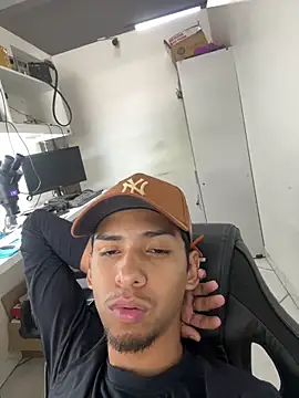 Oqui online show from 03-17-26, 05:49