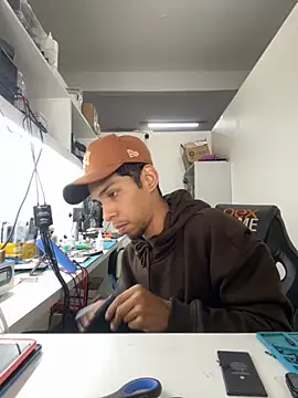 Oqui online show from 03-20-26, 07:37