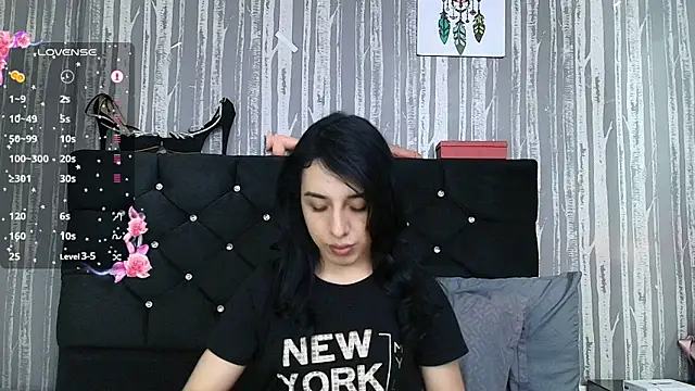 Alicee Moonn online show from 11-17-25, 07:07