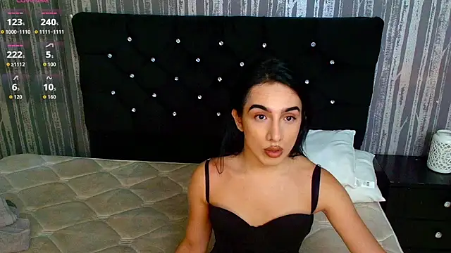 Alicee Moonn online show from 04-07-26, 06:54