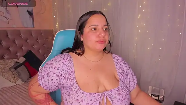 Snapshot of artemisa19 chatting on 10-28-25, 05:29 artemisa19 online show from 10-28-25, 05:29