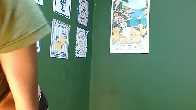 Roxiehood online show from 02-06-26, 02:07