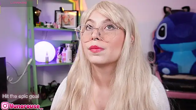 YunoRose  online show from 10-21-25, 03:17