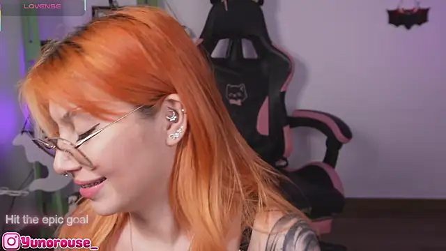 YunoRose  online show from 11-10-25, 06:18