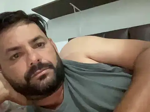 Snapshot of Almir10 chatting on 09-19-25, 12:36 Almir10 online show from 09-19-25, 12:36