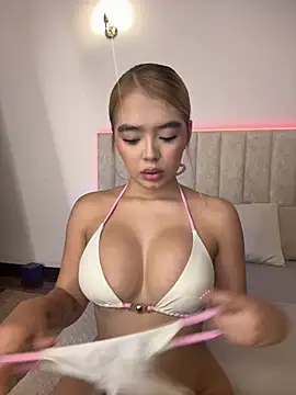 Mia Roswell online show from 07-04-26, 03:13