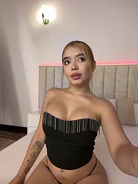 Mia Roswell online show from 06-19-26, 03:01