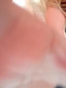 Mariam Arango online show from 11-22-25, 05:50