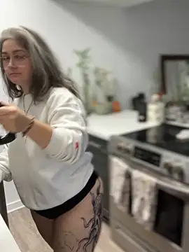 Alix Valentine online show from 09-17-25, 04:42