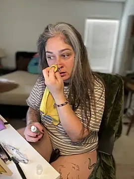 Alix Valentine online show from 04-19-26, 05:47