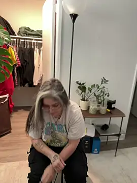 Alix Valentine online show from 10-04-25, 04:41