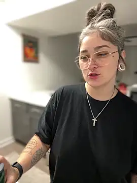 Alix Valentine online show from 05-01-26, 03:06