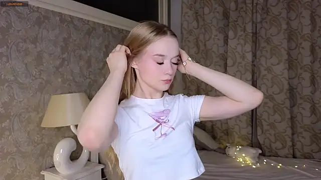 Snapshot of Emma_Frosty chatting on 09-09-25, 06:28 Emma Frosty online show from 09-09-25, 06:28