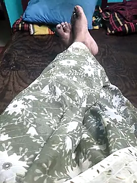 Villageanuty online show from 04-13-26, 03:49