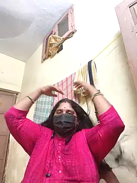 Villageanuty online show from 10-07-25, 04:52