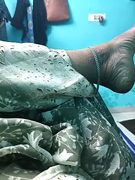 Villageanuty online show from 02-10-26, 04:11