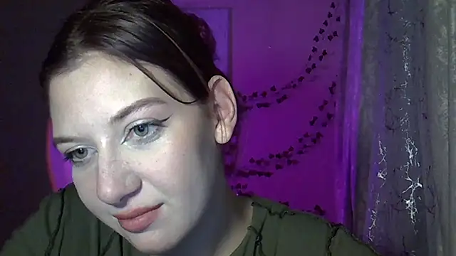 Lily Ember online show from 10-16-25, 10:07