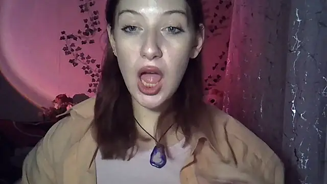 Lily Ember online show from 11-07-25, 06:34