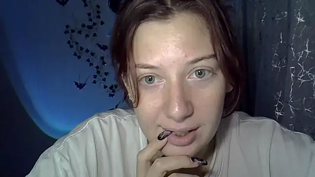 Lily Ember online show from 10-31-25, 06:48