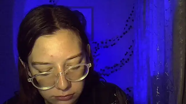 Lily Ember online show from 10-20-25, 04:51