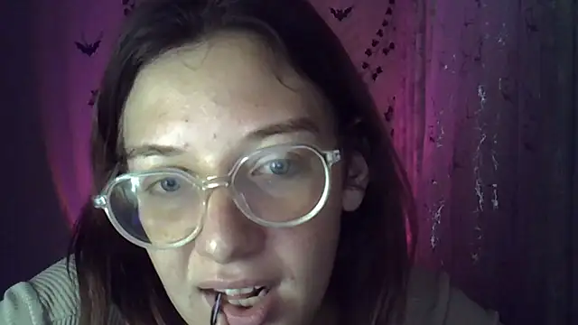 Lily Ember online show from 10-23-25, 10:41