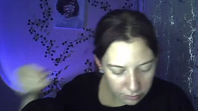 Lily Ember online show from 11-02-25, 06:24