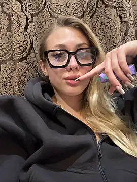 ChristyMarshall online show from 10-28-25, 09:58