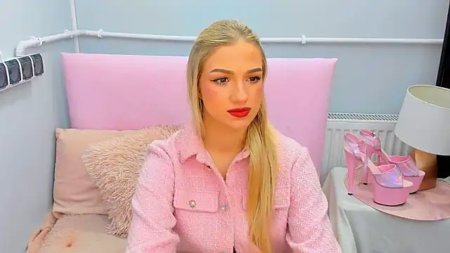 EvetteRose online show from 10-29-25, 05:01