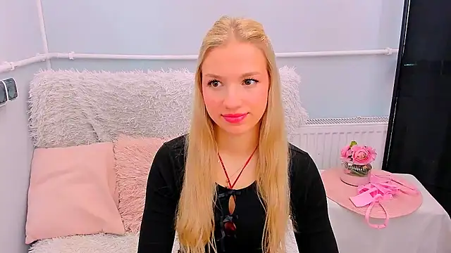 EvetteRose online show from 04-13-26, 08:24