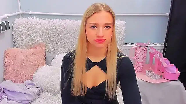 EvetteRose online show from 02-08-26, 02:15