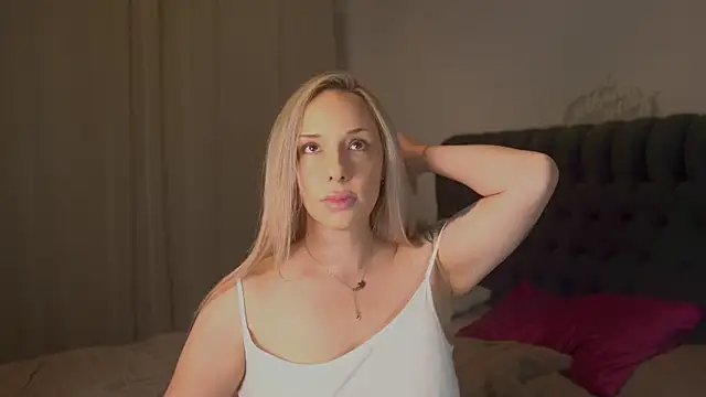 SweetBella95  online show from 05-17-26, 01:49