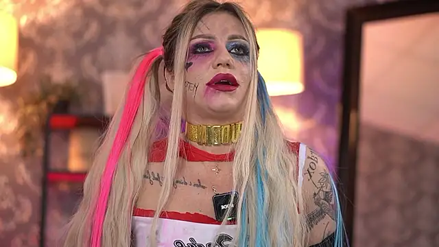 Snapshot of AlmaVelia chatting on 01-18-26, 10:35 AlmaVelia online show from 01-18-26, 10:35