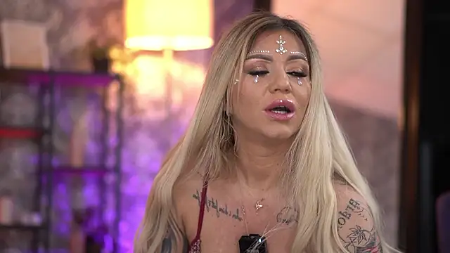 Snapshot of AlmaVelia chatting on 01-17-26, 10:24 AlmaVelia online show from 01-17-26, 10:24