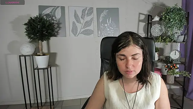 Snapshot of MartaEdams chatting on 06-28-26, 05:36 MartaEdams online show from 06-28-26, 05:36
