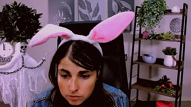 MartaEdams online show from 10-28-25, 06:23