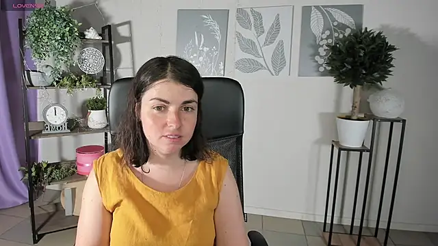 Snapshot of MartaEdams chatting on 06-25-26, 05:12 MartaEdams online show from 06-25-26, 05:12