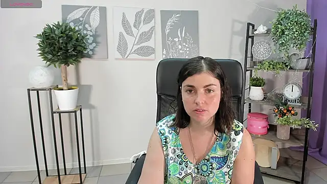 Snapshot of MartaEdams chatting on 06-30-26, 05:18 MartaEdams online show from 06-30-26, 05:18