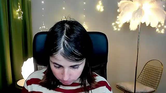 MartaEdams online show from 12-17-25, 06:29