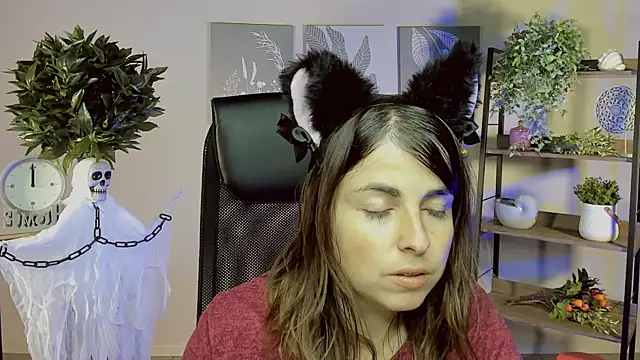 MartaEdams online show from 10-24-25, 06:12