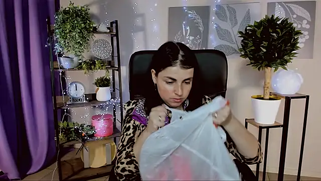 MartaEdams online show from 04-01-26, 06:15