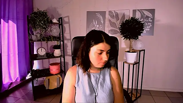 Snapshot of MartaEdams chatting on 06-12-26, 05:27 MartaEdams online show from 06-12-26, 05:27